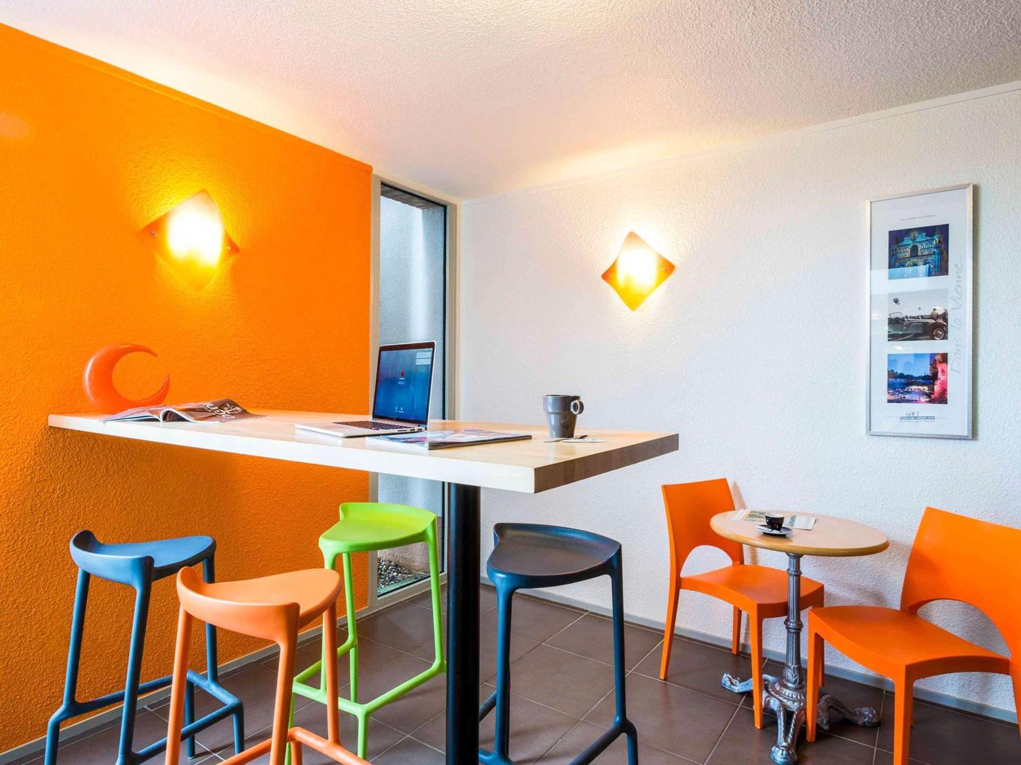 Ibis Budget Chatellerault Nord Exterior photo